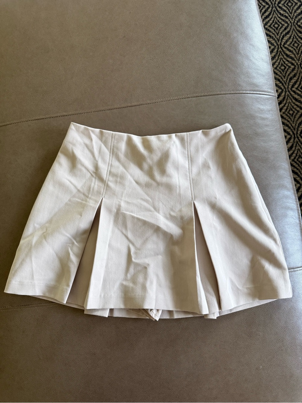 Abercrombie & Fitch Cream Pleated A-Line Mini Skirt